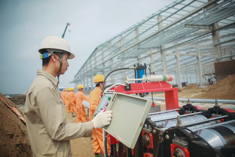 Thi công lắp đặt kết cấu bao che